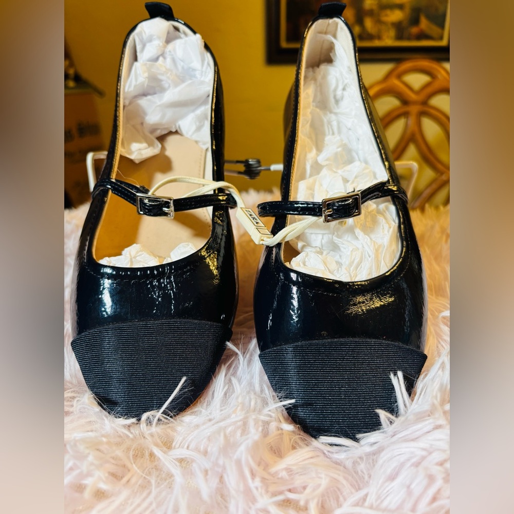 NWOT ZARA girls Mary Jane’s flat shoes